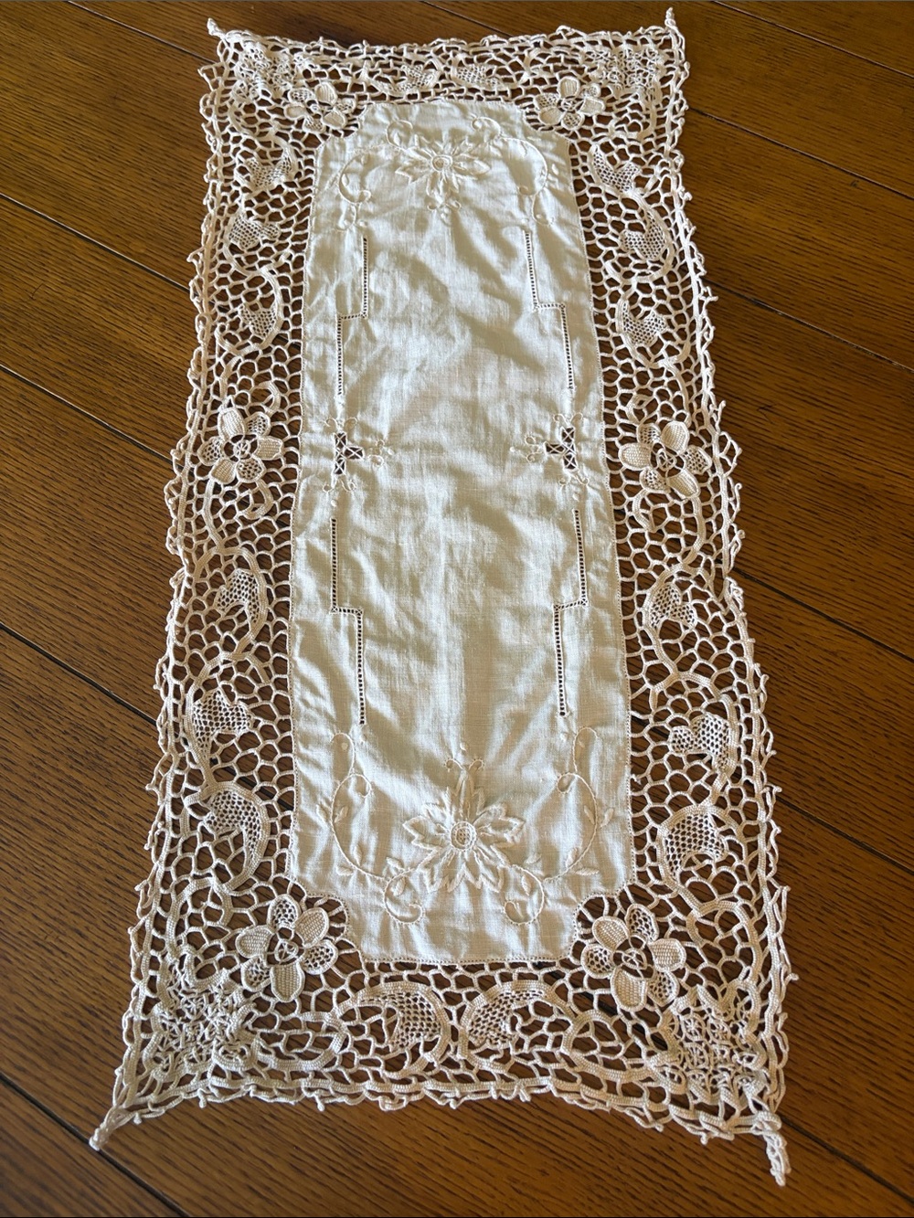 Vintage Cream Embroidered Table Linen